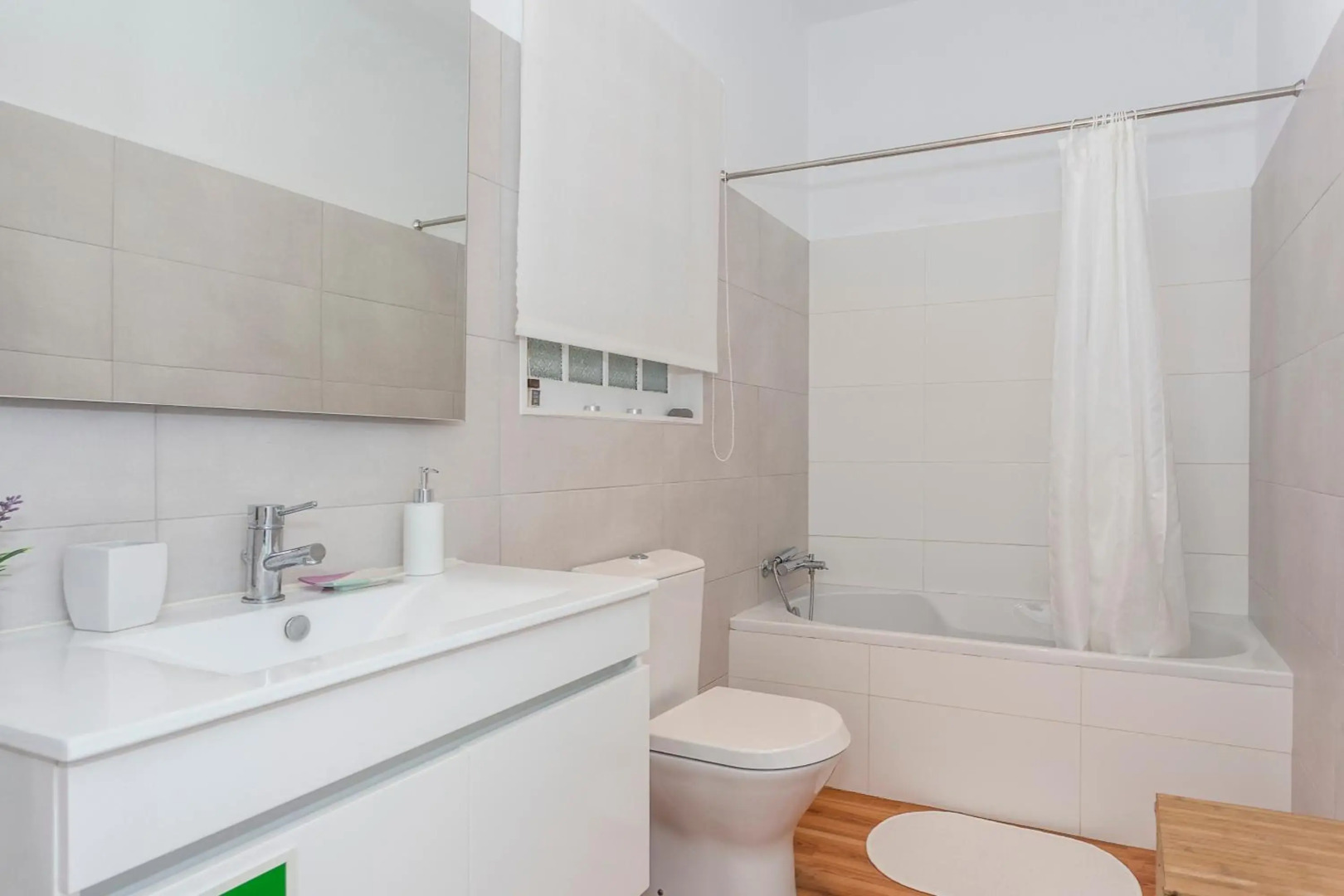 Casa das Camélias - Family Villa by the lagoon