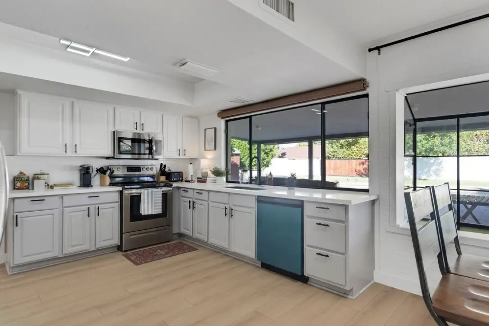 Fabulous Oasis On 59th 4 Bedroom Home by Redawning