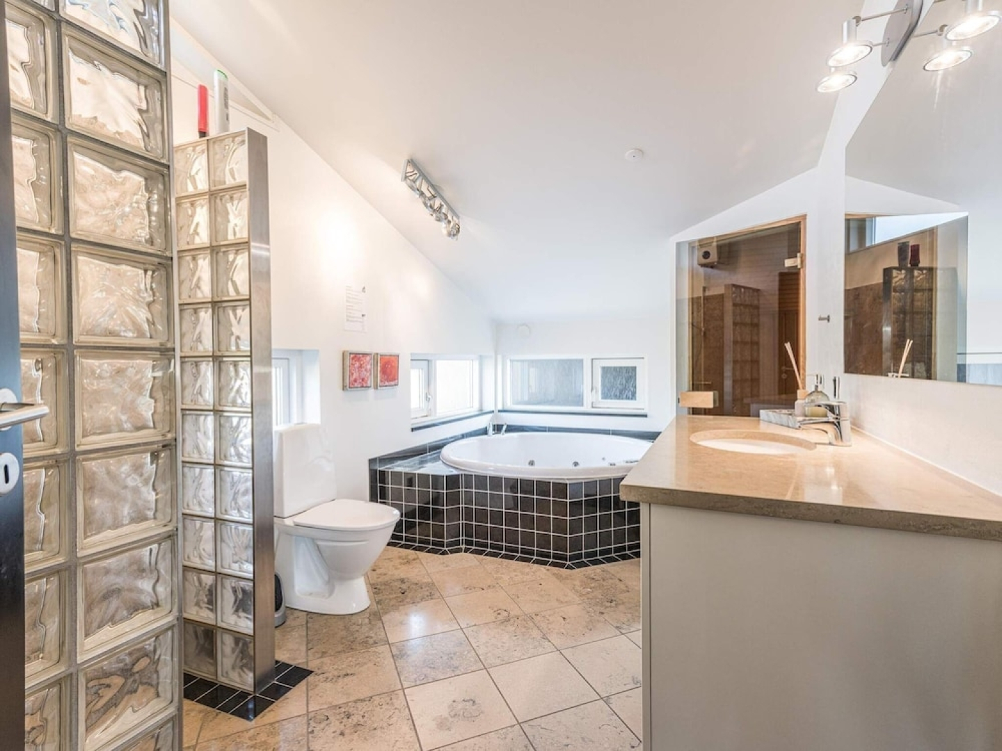 6 Person Holiday Home in Hemmet