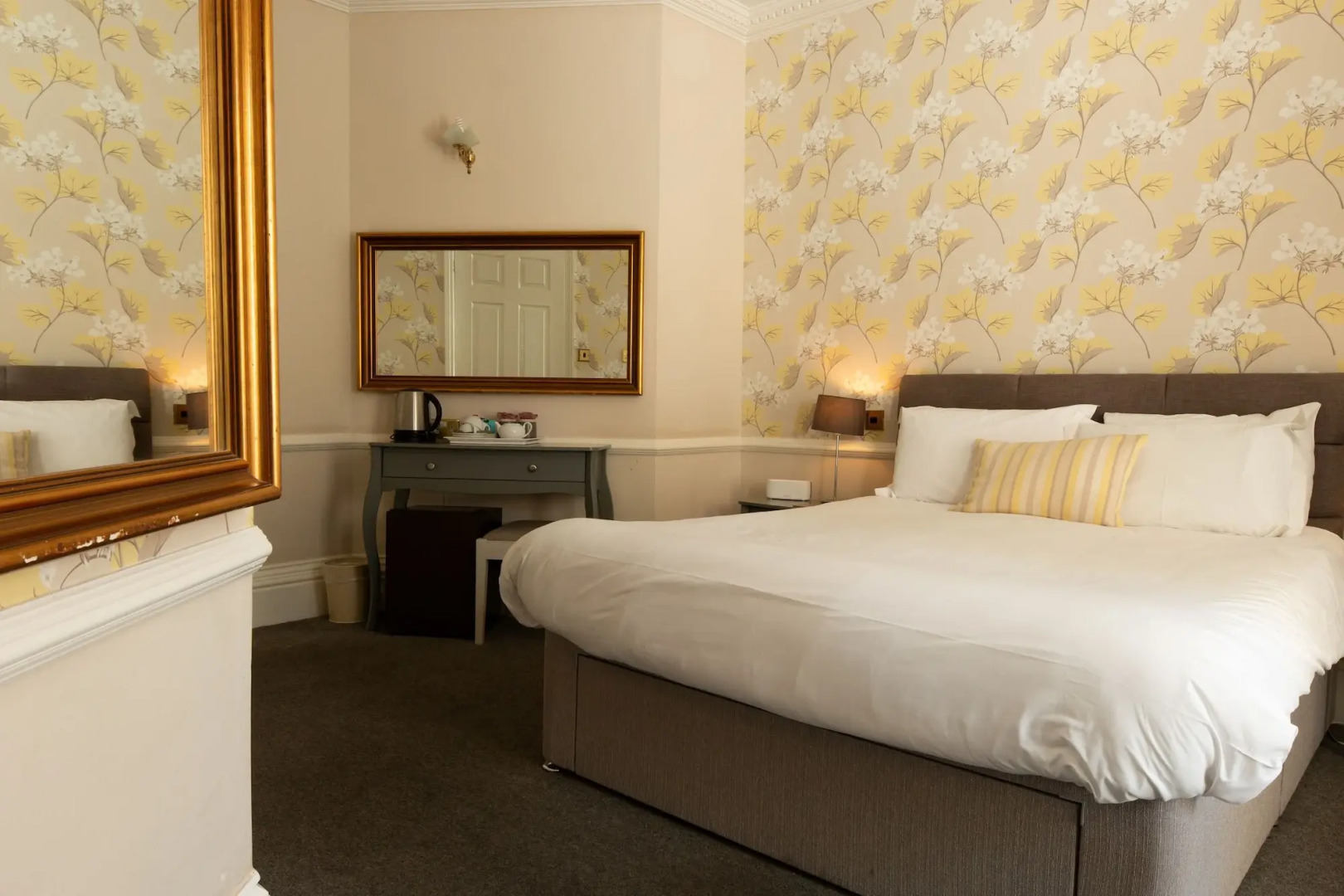 Woodlands Lodge Hotel