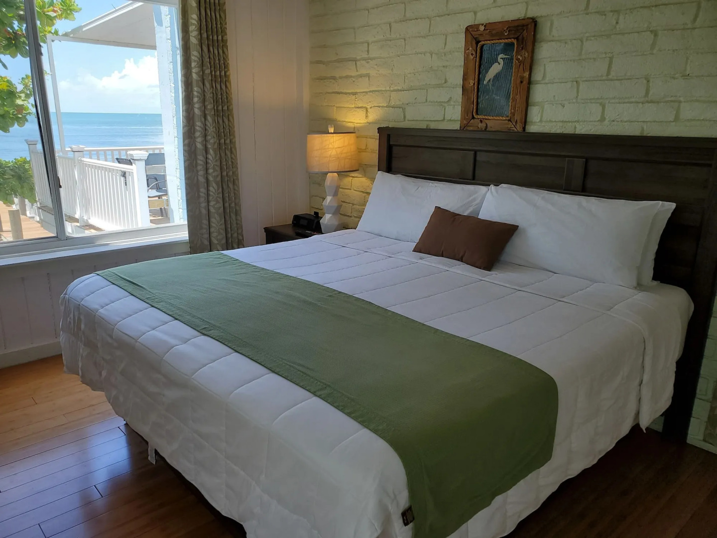 Captain Pips Marina & Hideaway