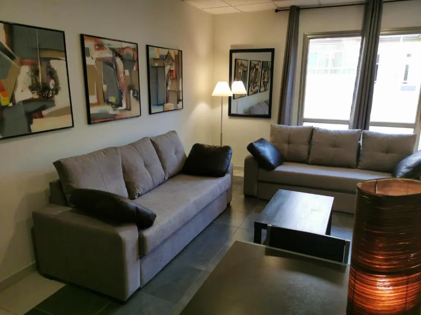 2V Luxury Apartment Near Beach