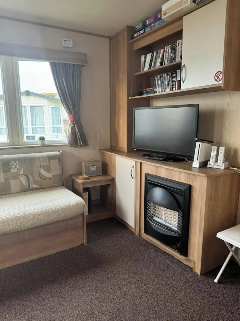 3 bed With Balcony on Lido Beach