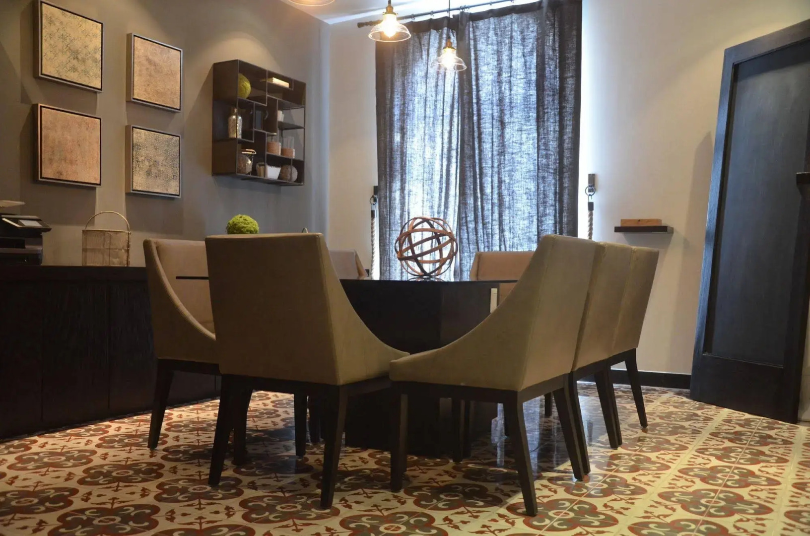 AR 218 Hotel by ULIV