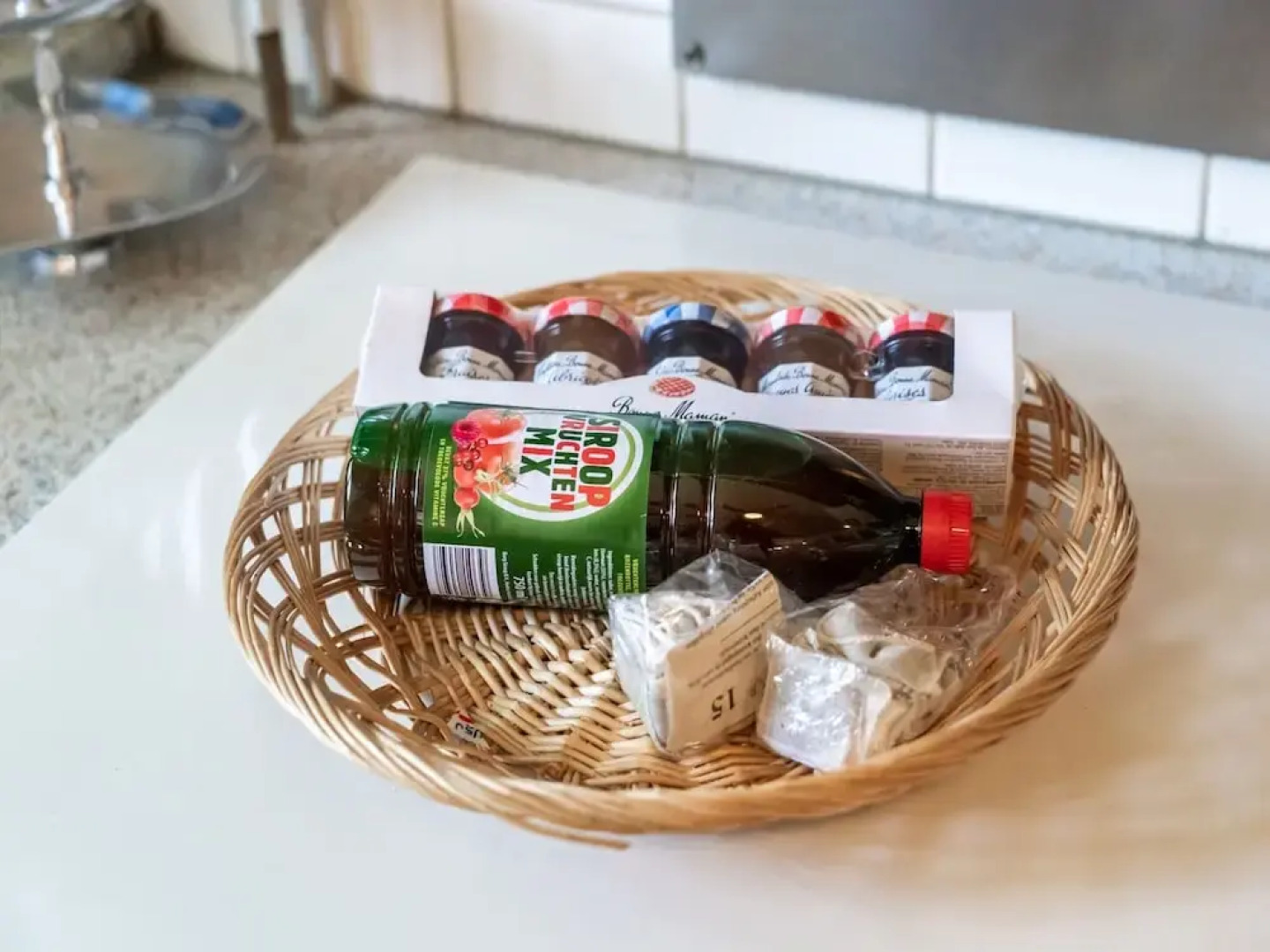 Attractive Farmhouse in Giethoorn With Garden