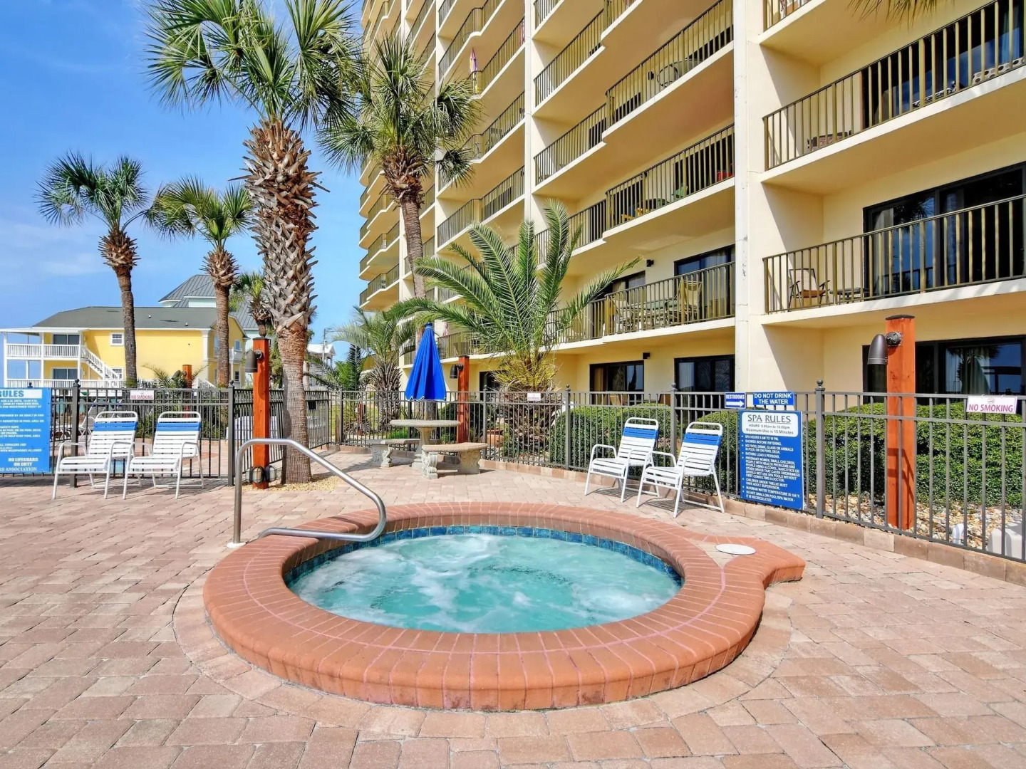 Commodore 107 1st Floor Walk Out to the Beach from Your Patio by RedAw