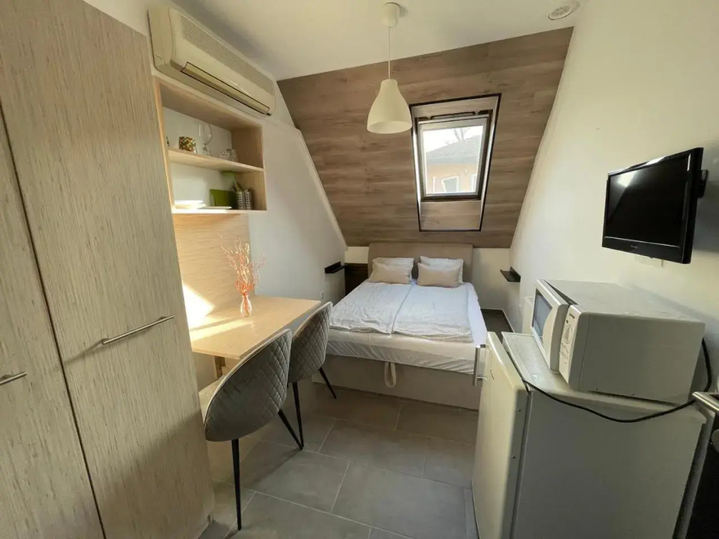 Smeraldo Kastely Szallo