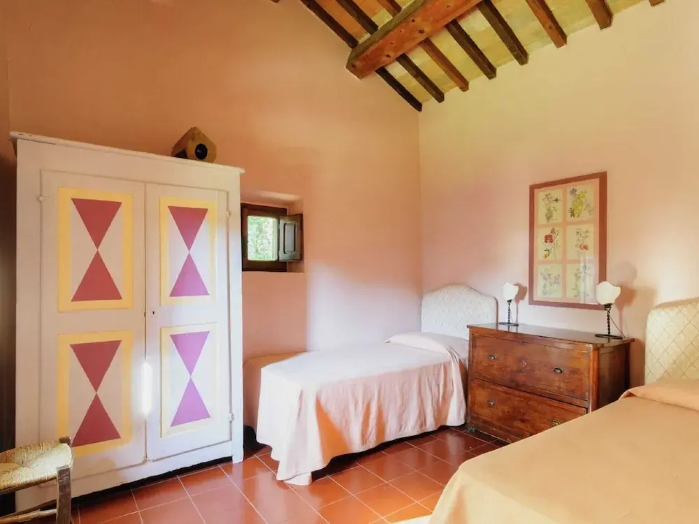 Cottage With Swimming Pool