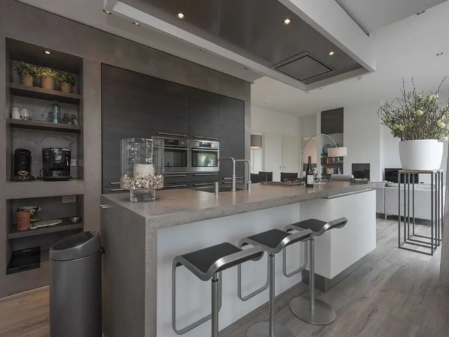 Luxury Villa With Private Jetty in Quiet Park