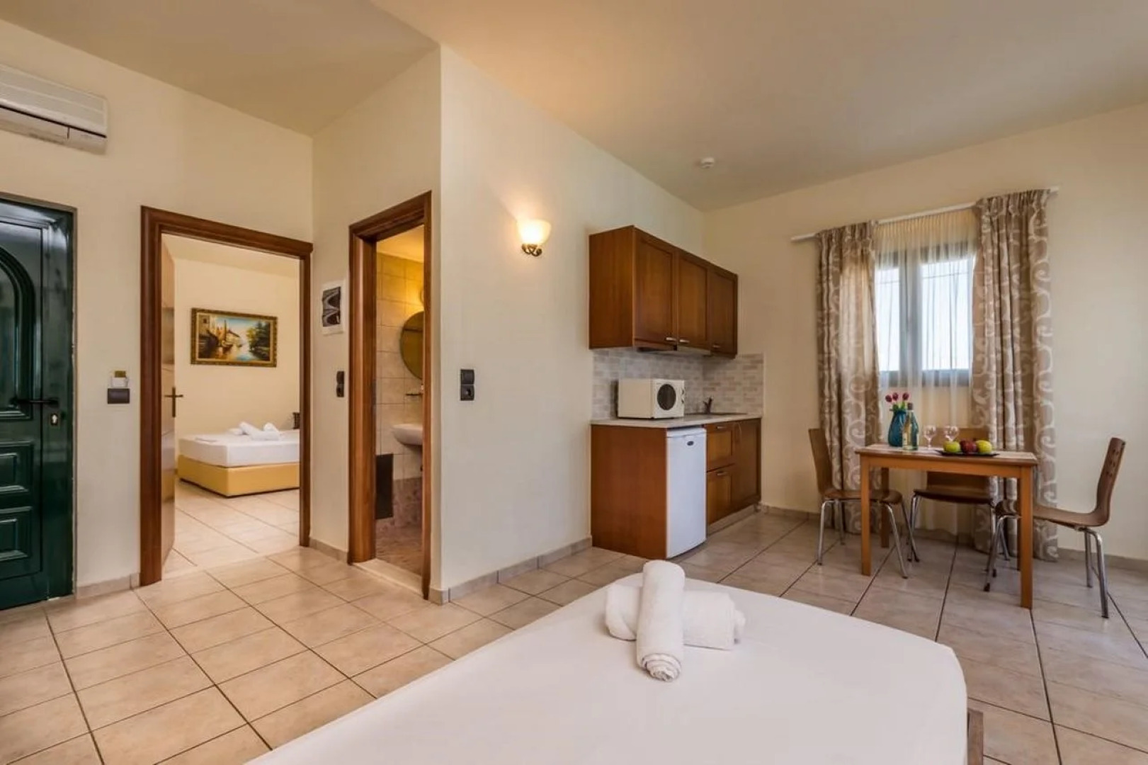 Dias Luxury Studios & Apartments