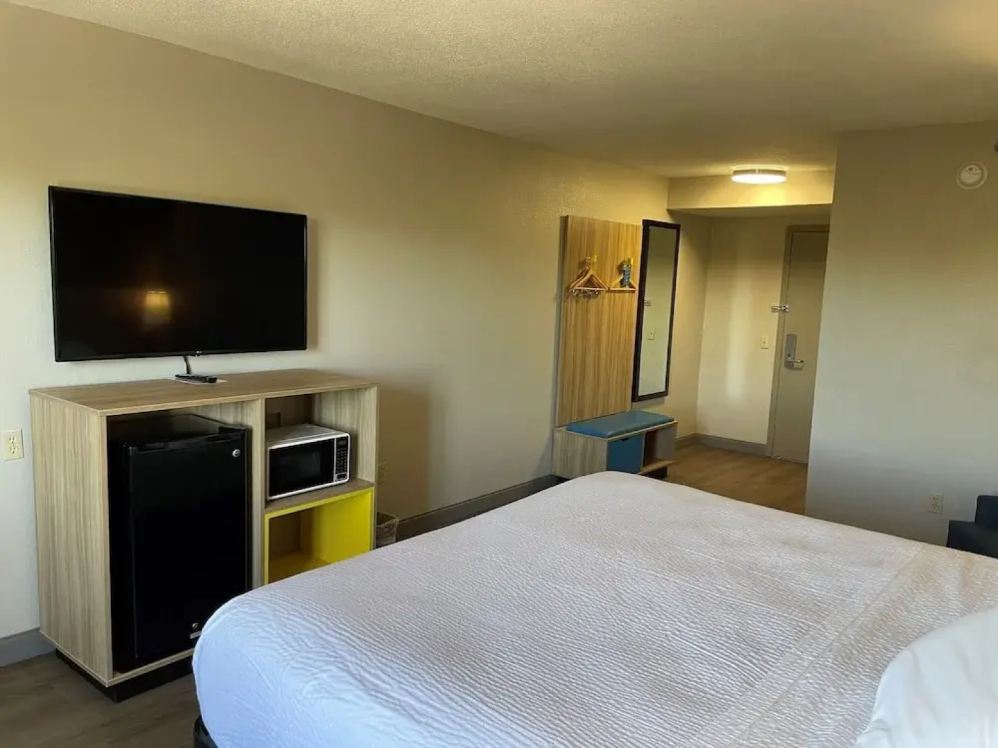 Days Inn & Suites by Wyndham DeSoto