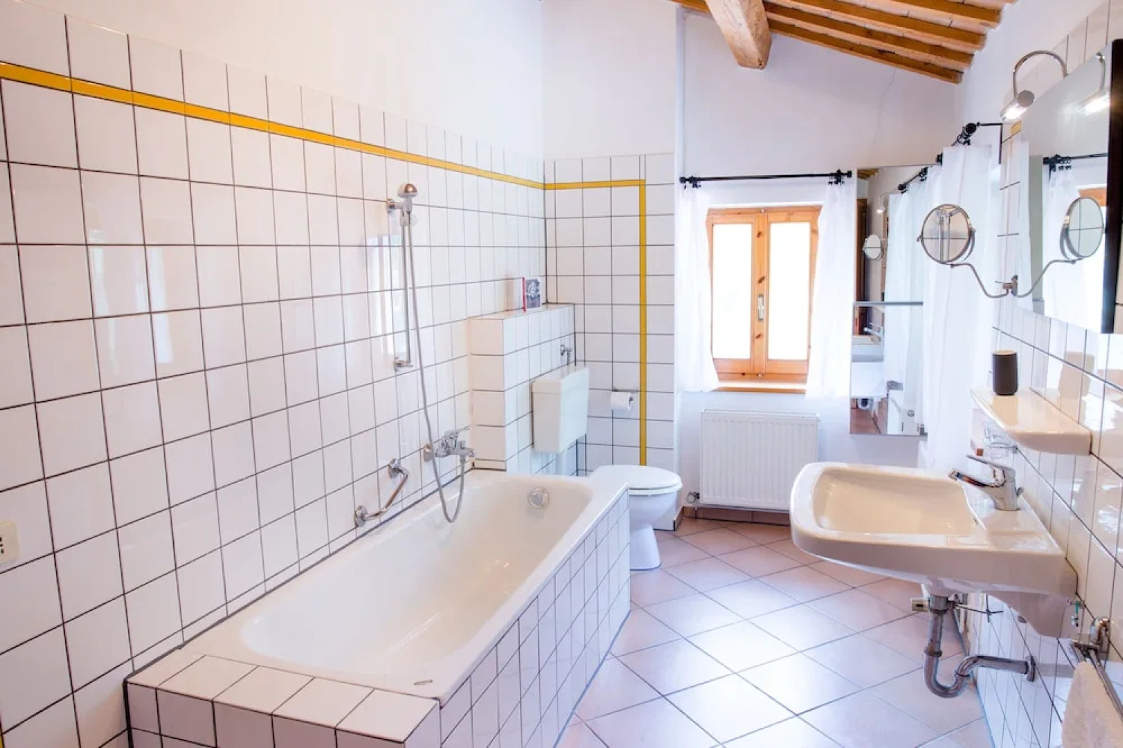 Home set in Olive Grove With Stunning Views