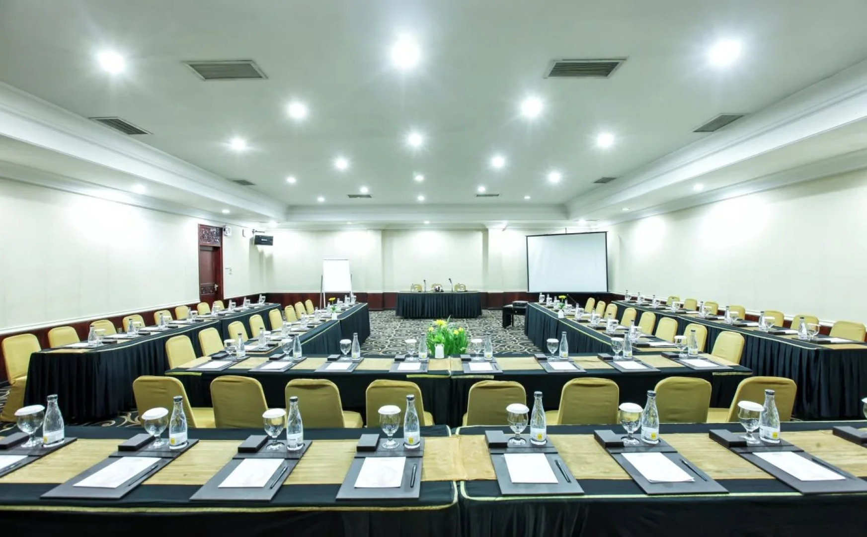 Singgasana Hotel Surabaya