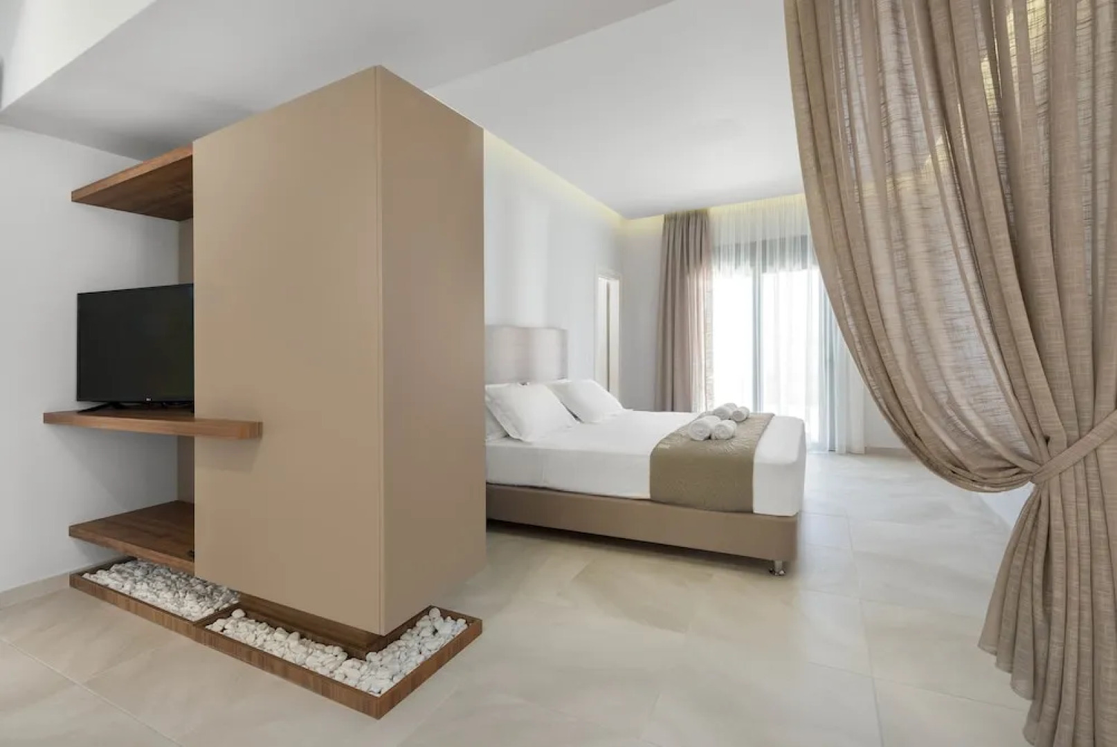 Lardos Luxury Apartments
