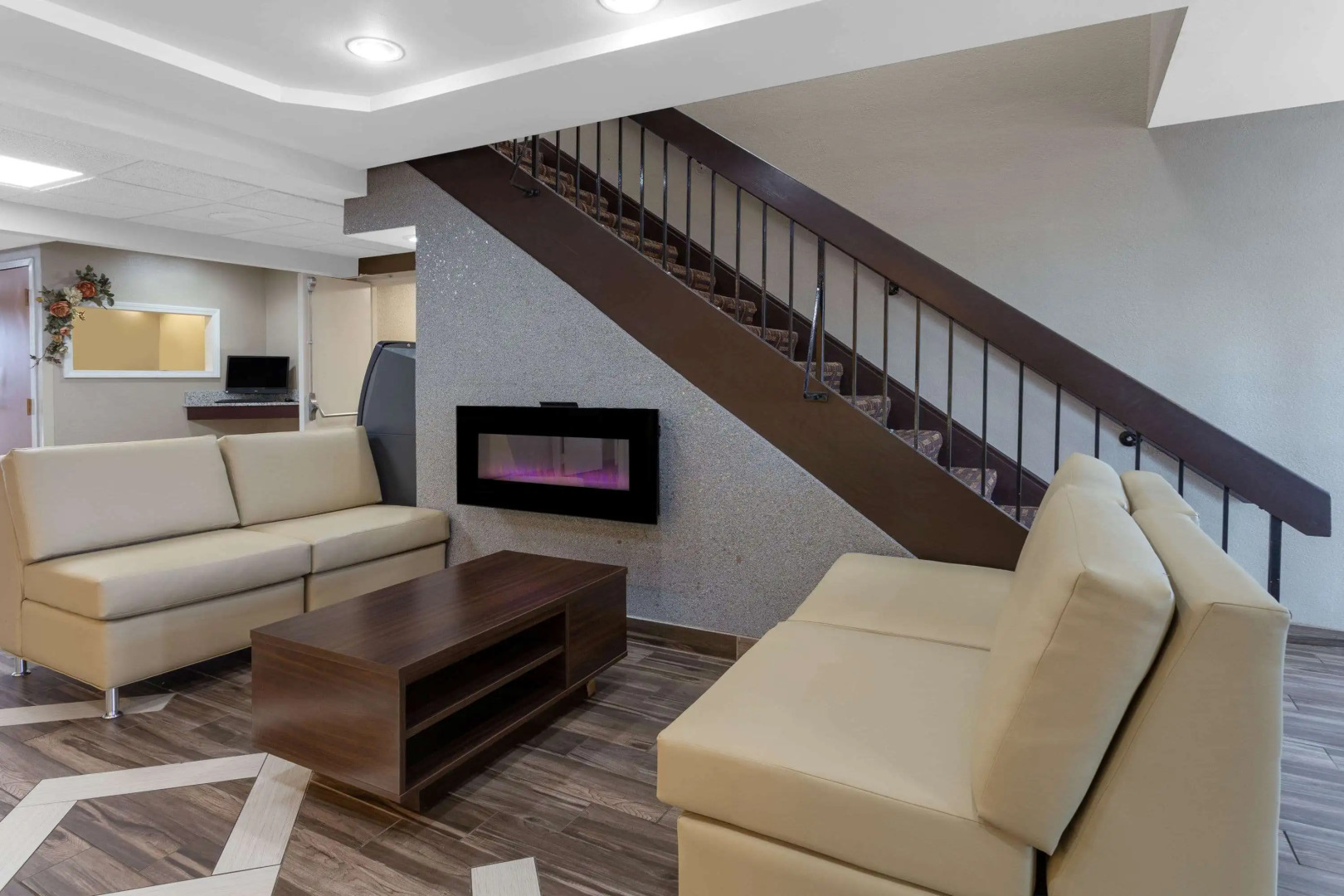 Отель Super 8 by Wyndham South Holland