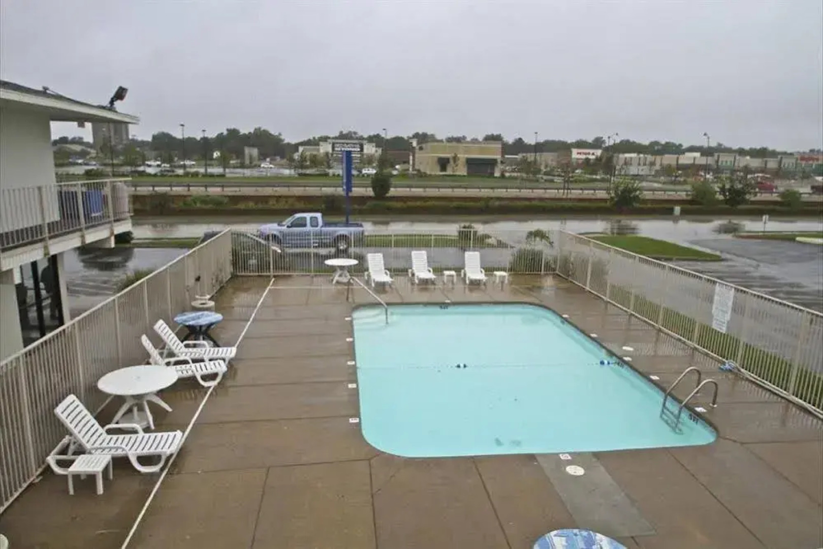 Motel 6 Manhattan Kansas