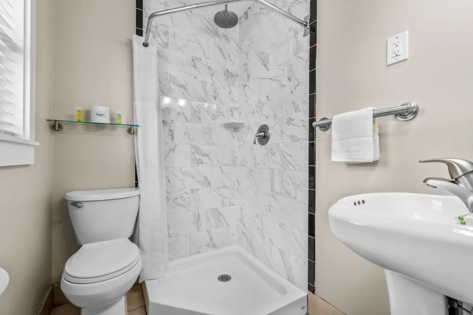 Dolphin Oceanfront Motel