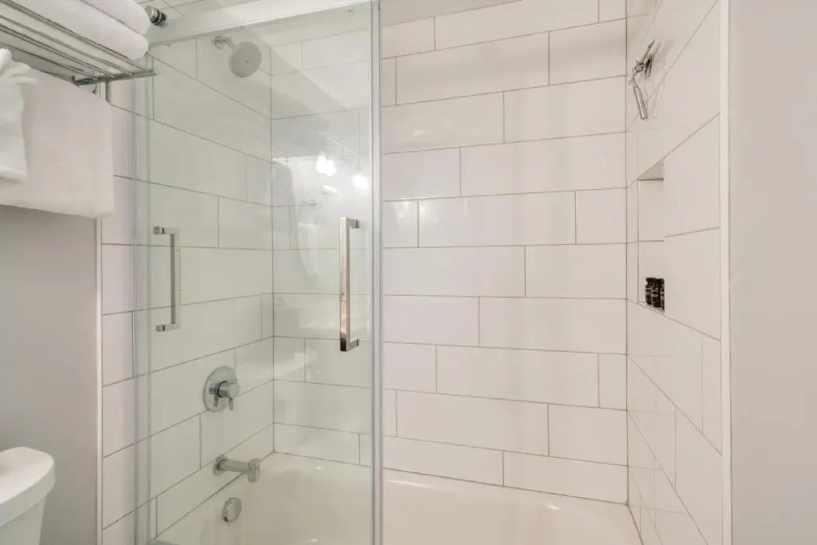 Sunset Cove by Avantstay Beachfront w/ Balcony!