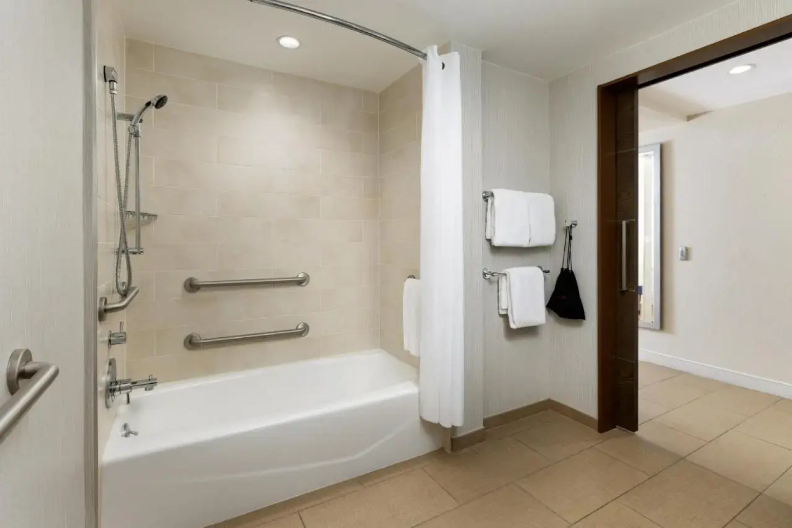 The Anza - A Calabasas Hotel