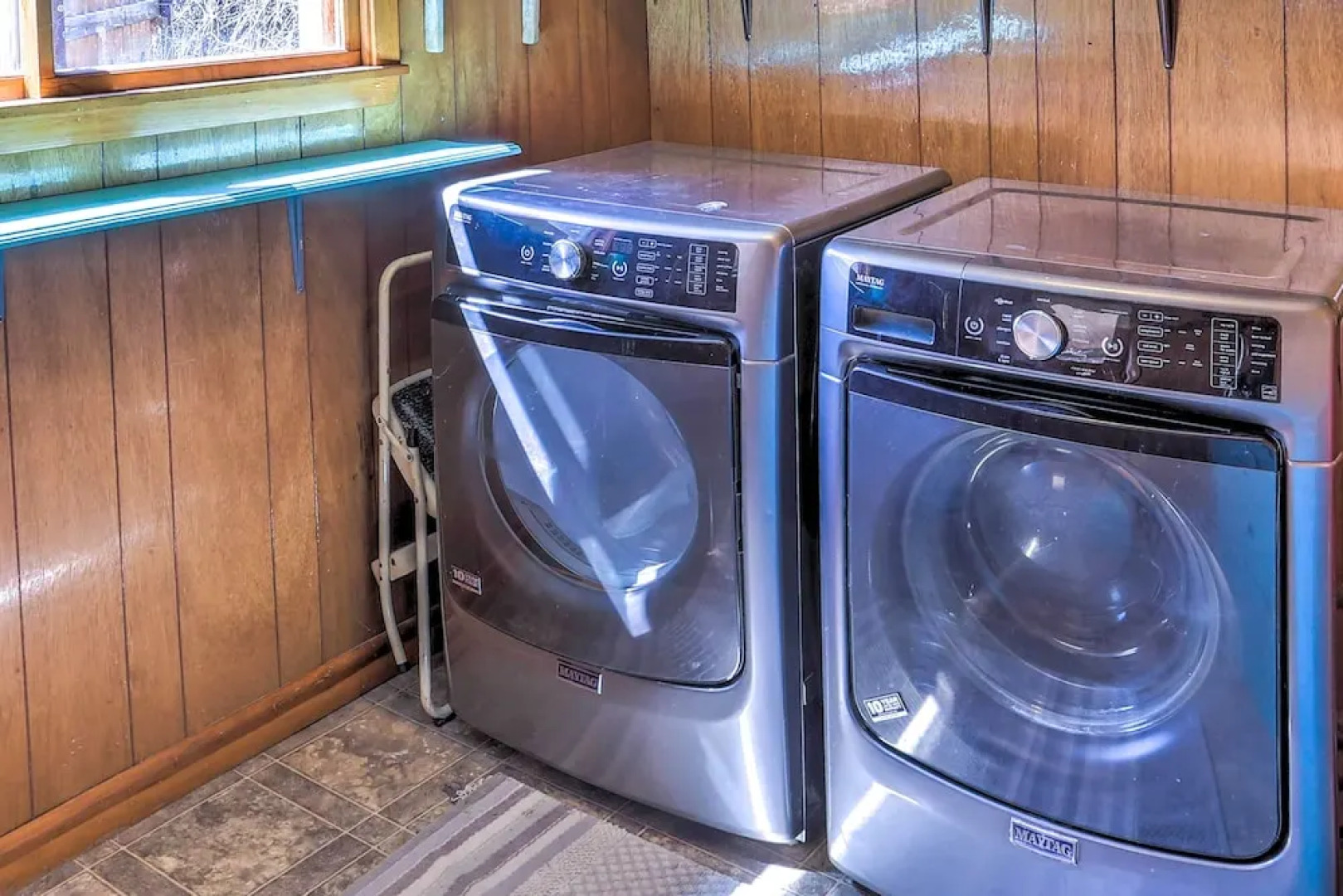 Classic Mountain Home, Half Mi to Main Street