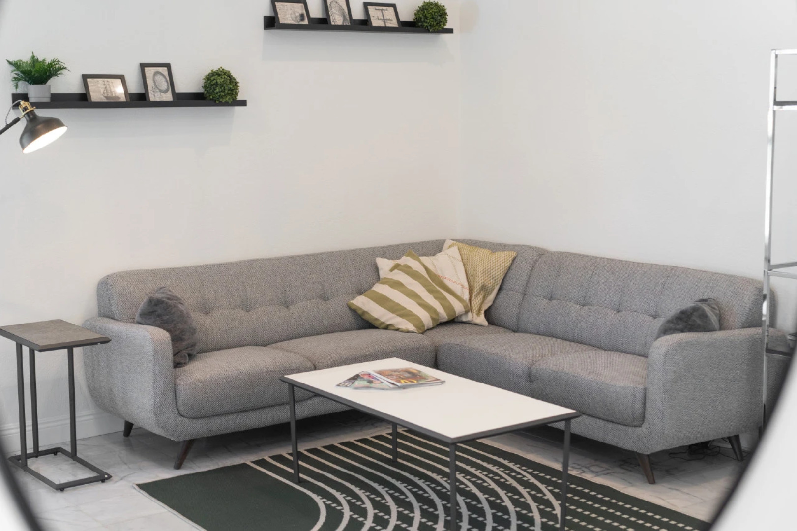 SPACIOUS 4-BEDROOM HOME WITH LARGE YARD AND GARAGE NEAR KNOTT'S BERRY FARM (p67)