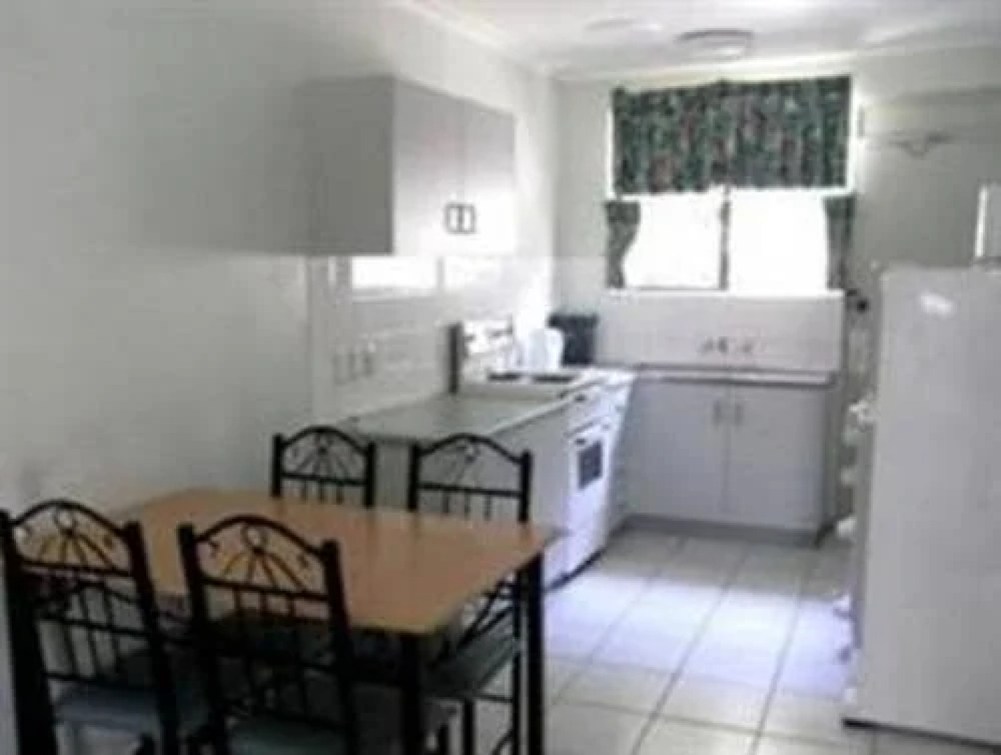 Adrift By The Beach Holiday Units