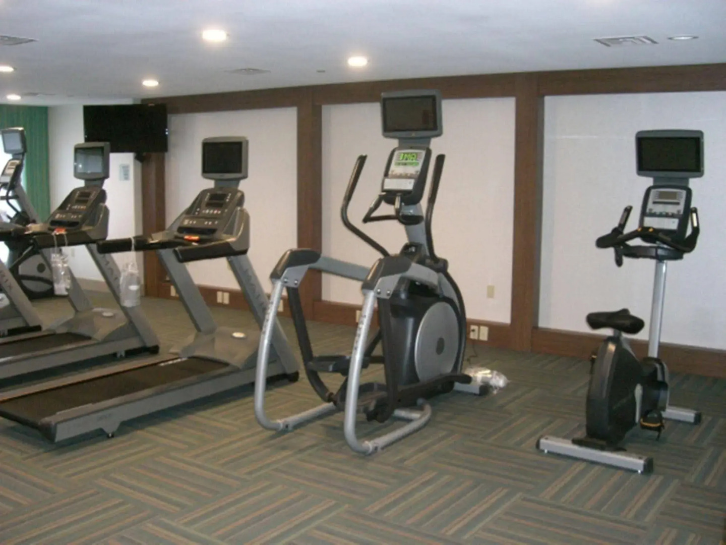 Holiday Inn Express & Suites Uniontown by IHG