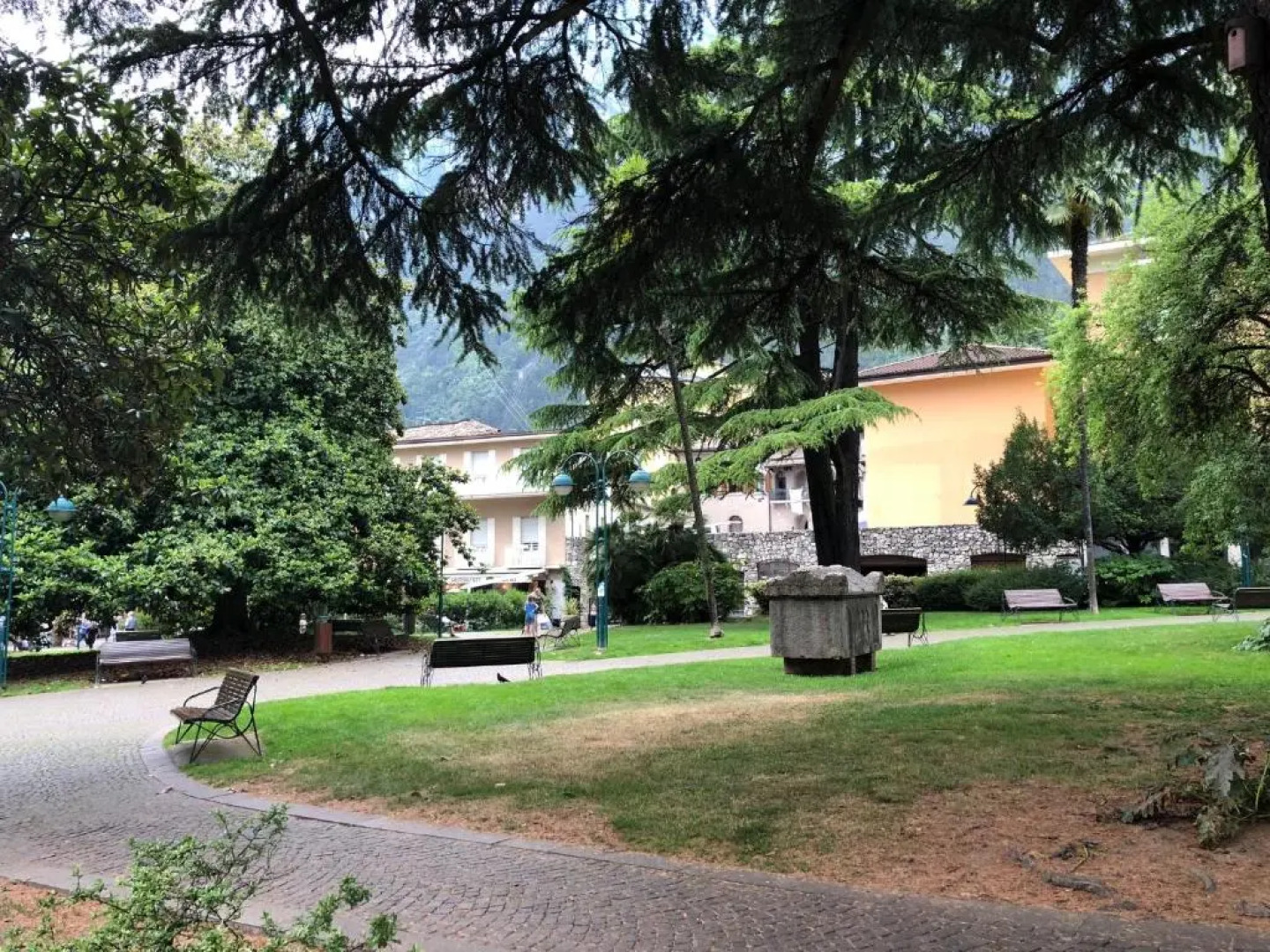 White Residence Apartment