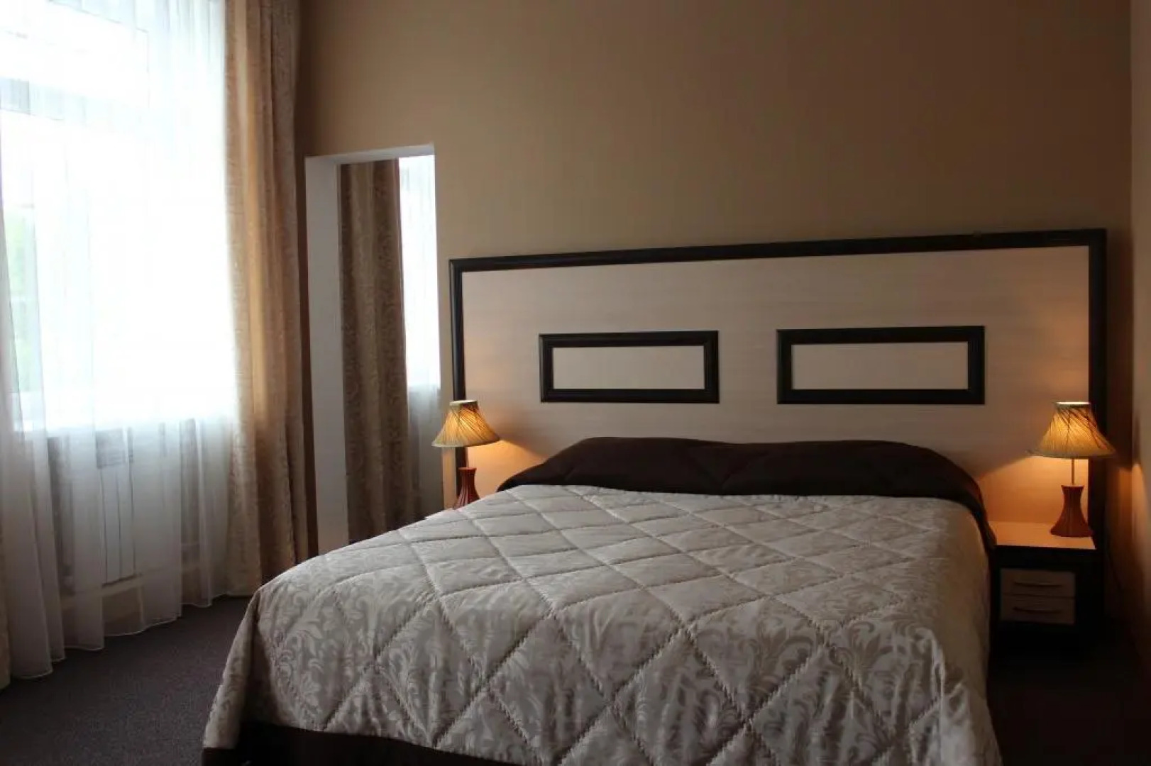 Отель Королевский двор