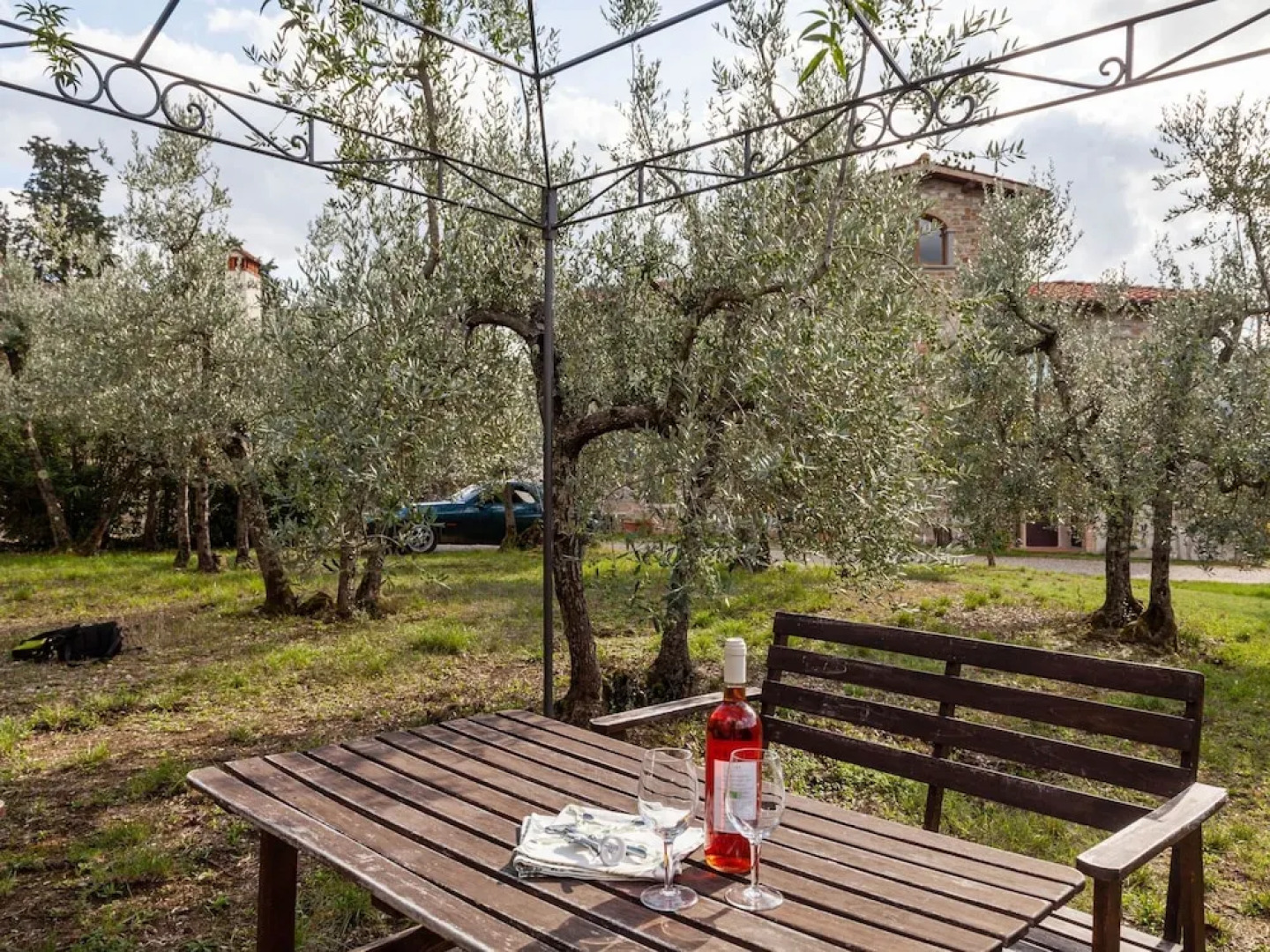 Rustic Getaway in Tuscan Hills