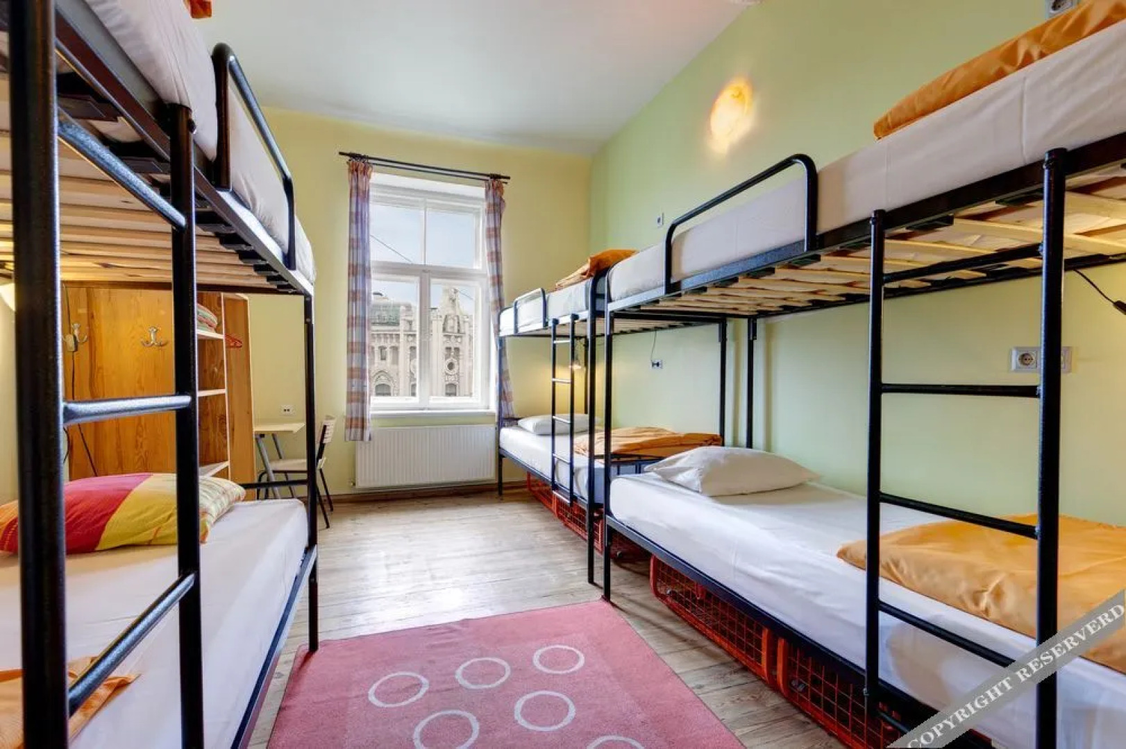 Barons City Central Hostel & Apartments