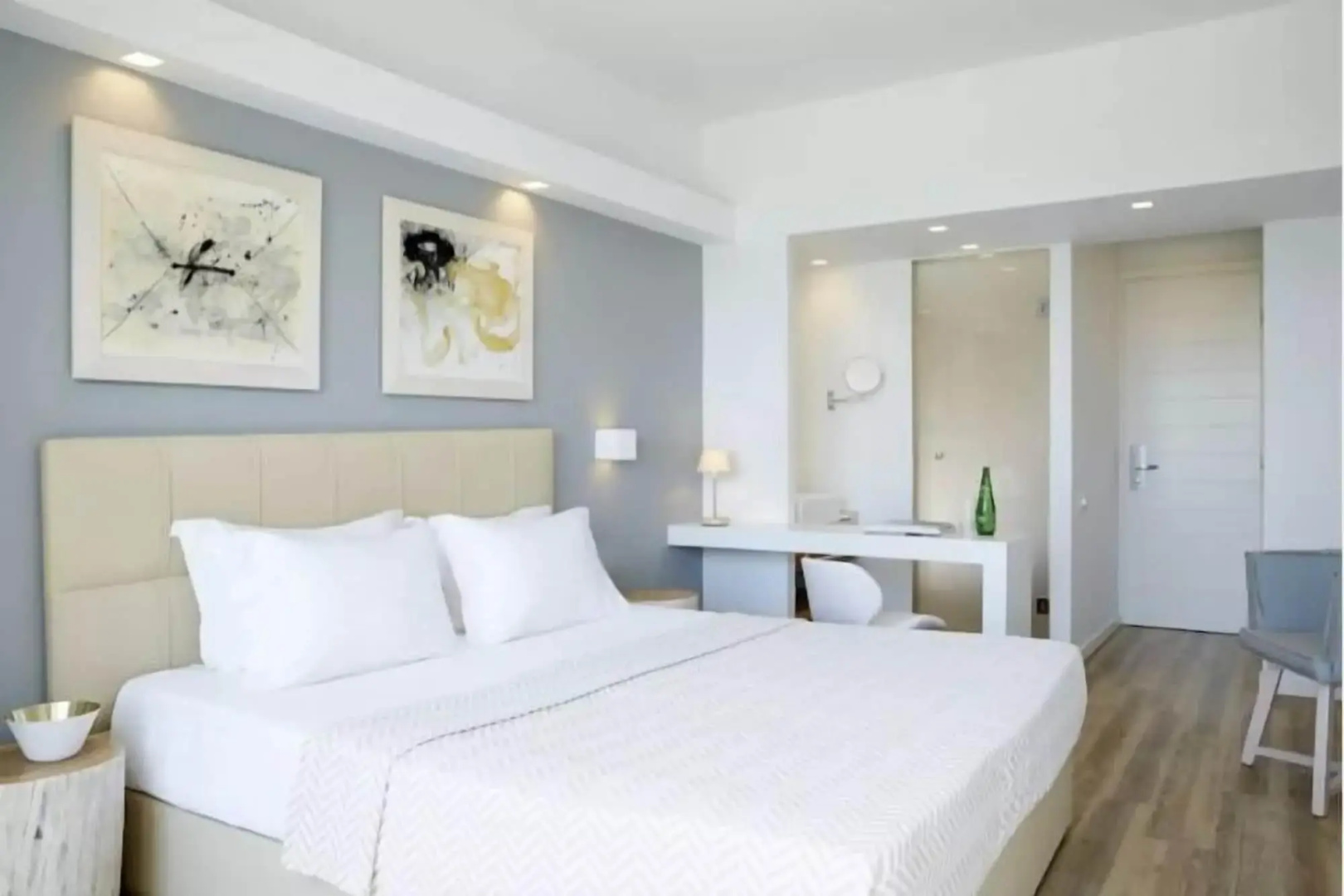 Lichnos Beach Hotel & Suites