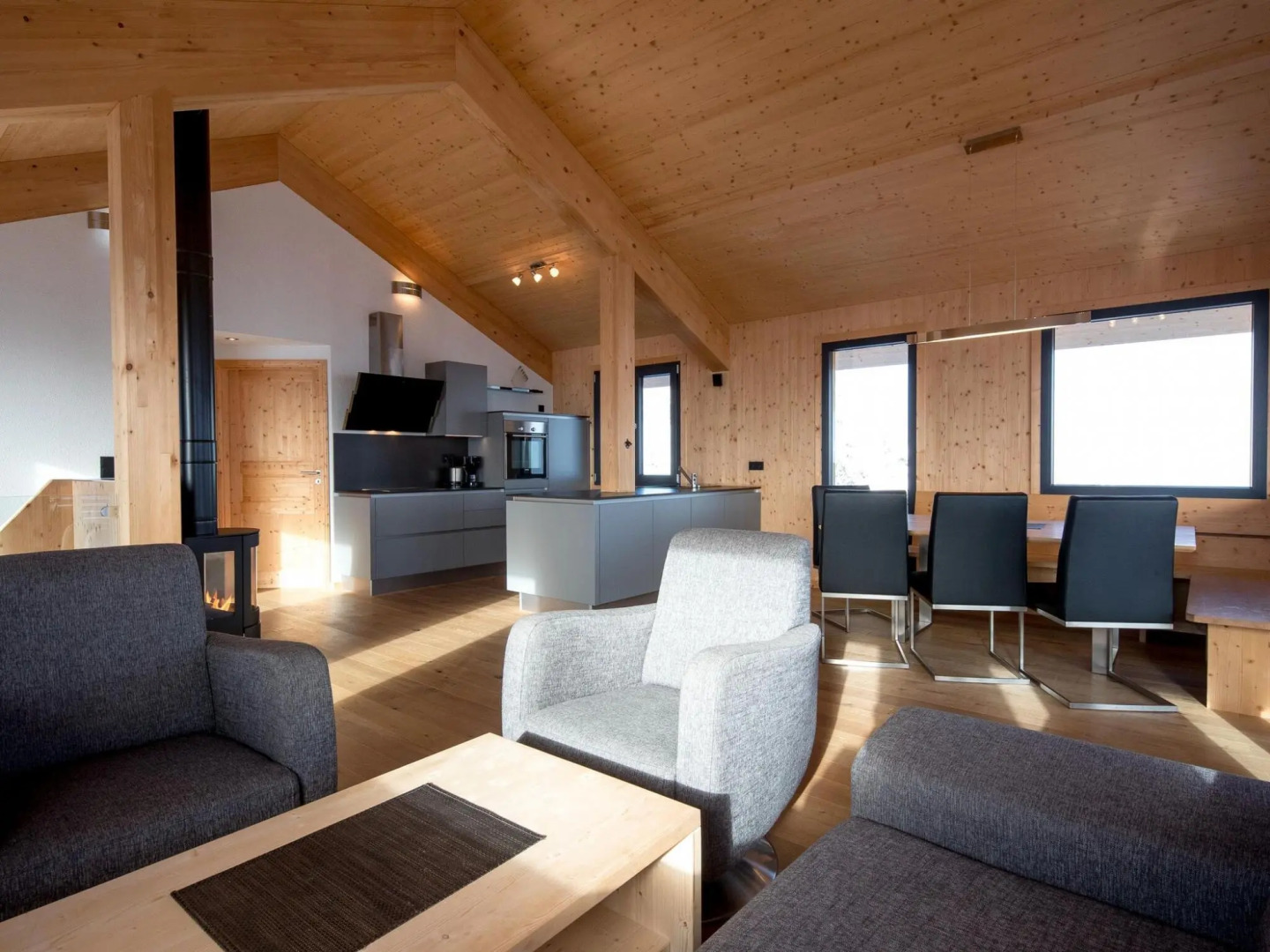 Lovely Chalet in Turracherhöhe with Sauna & Indoor Hot Tub