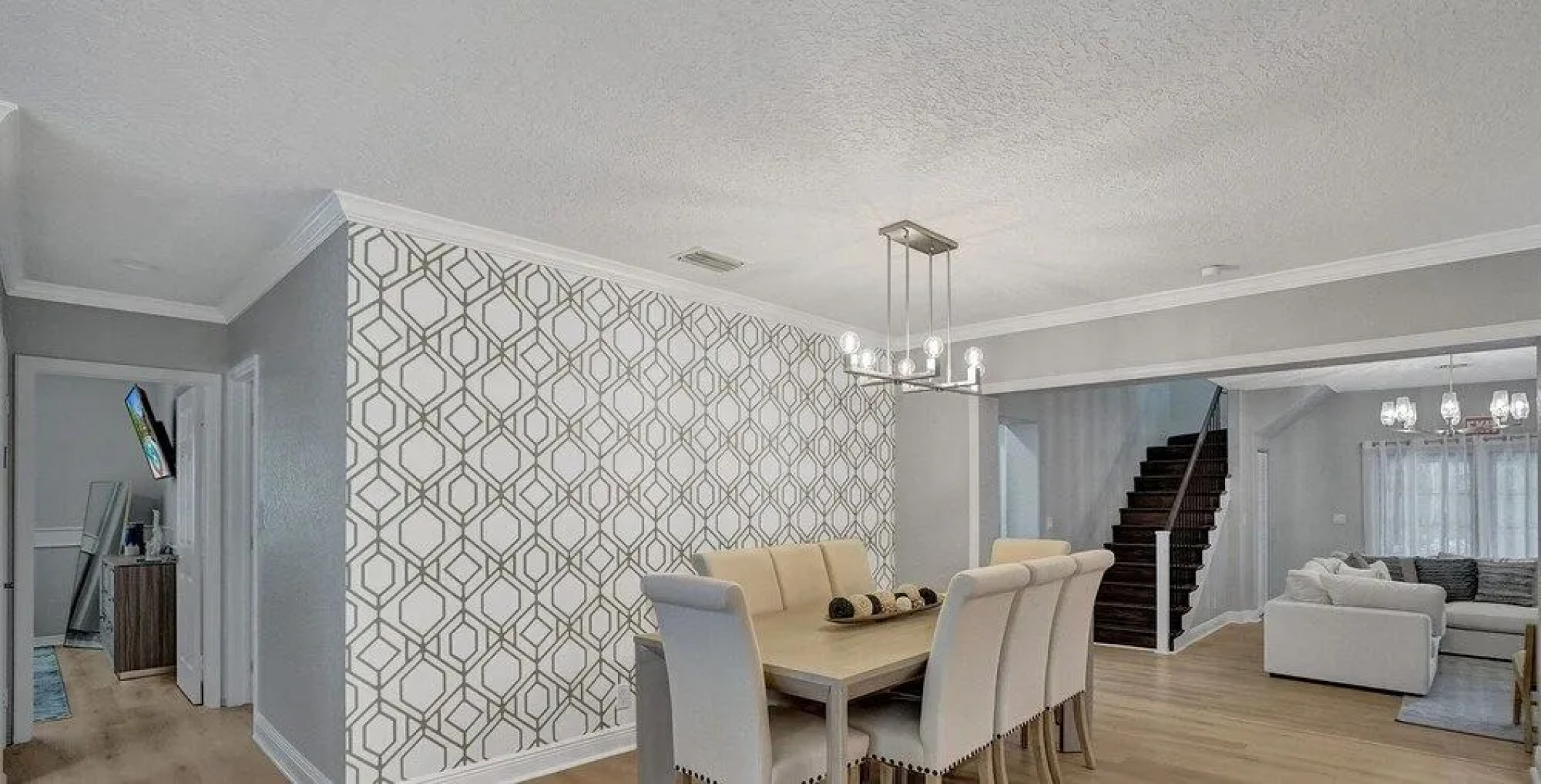 Modern Chic 7-BR with Pool & Gameroom