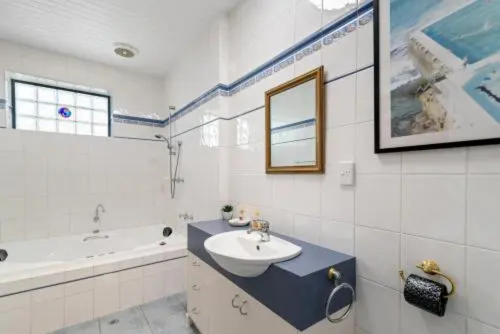 Black Dolphin Waterfront Townhouse - Bay Views