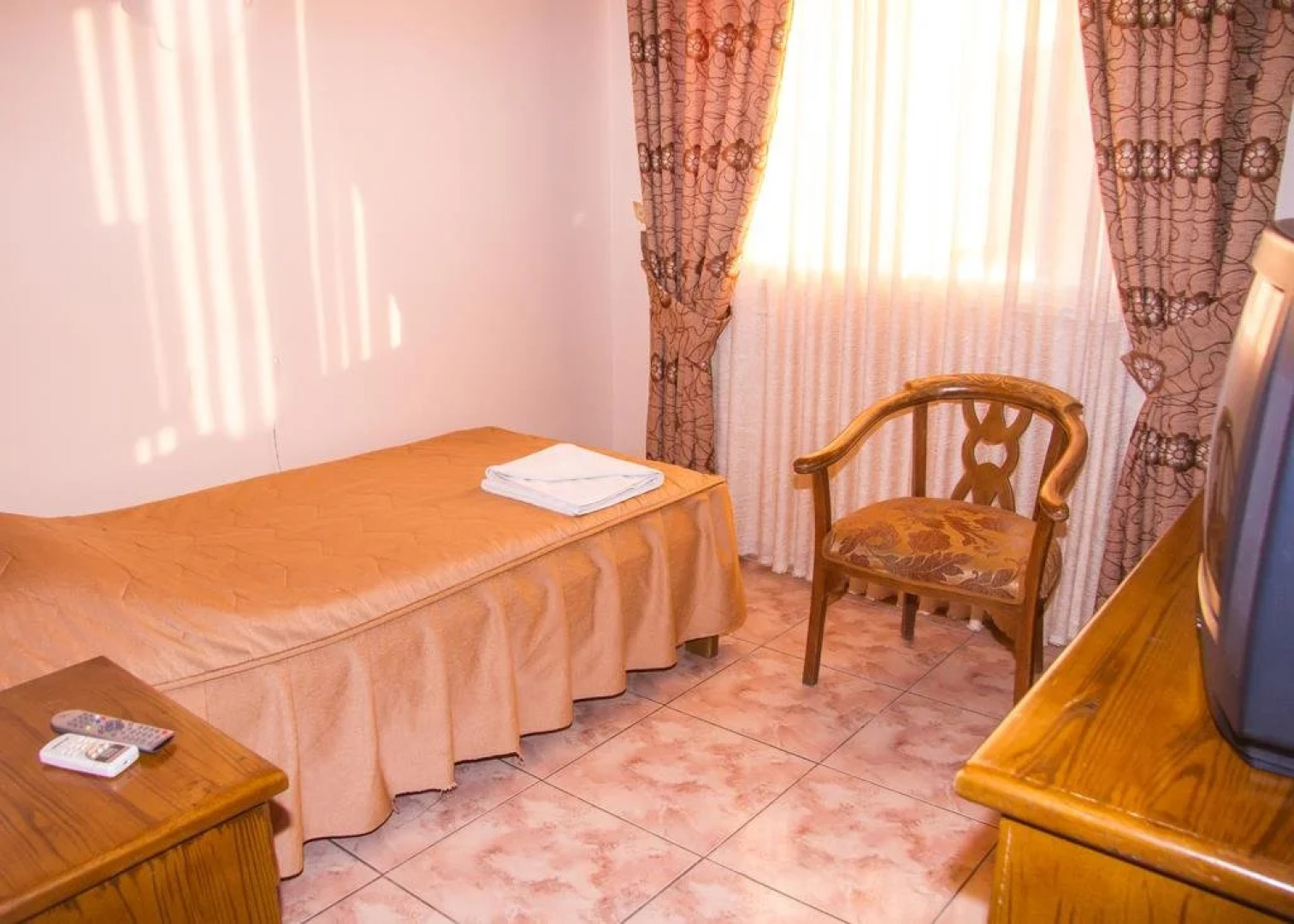 Al Anbat Midtown Hotel