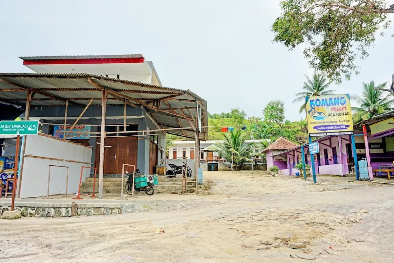 OYO 92183 Komang Resort Klayar