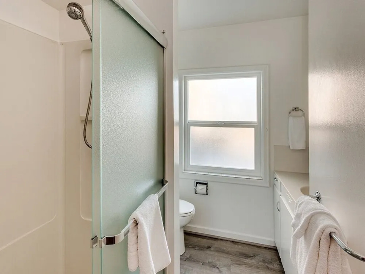 Steve's Getaway 4 Br home by RedAwning