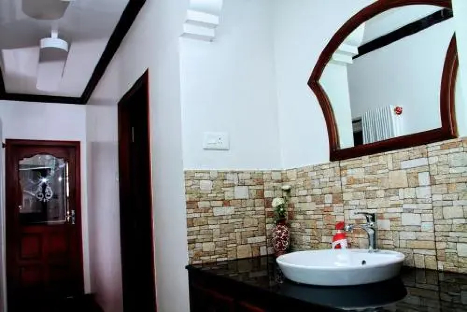 Dona House Boats at Alappuzha (Alleppey Backwaters)