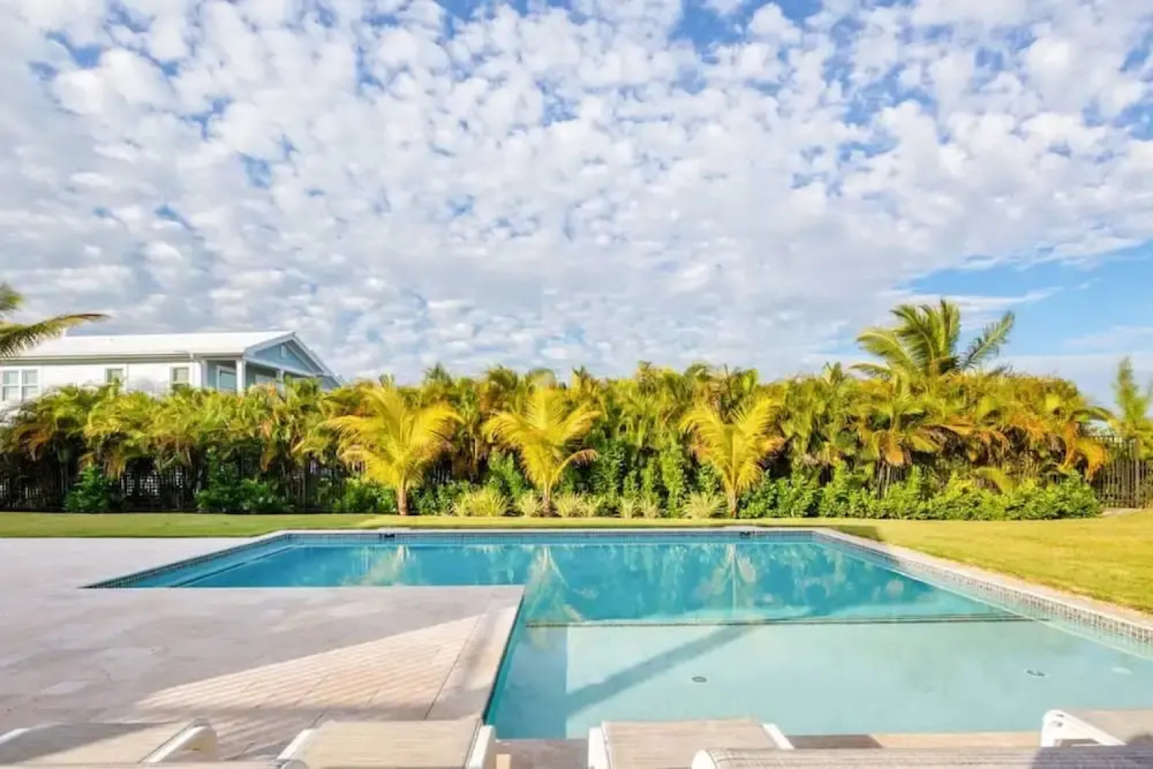 Mirador House by Brightwild Pool Dock