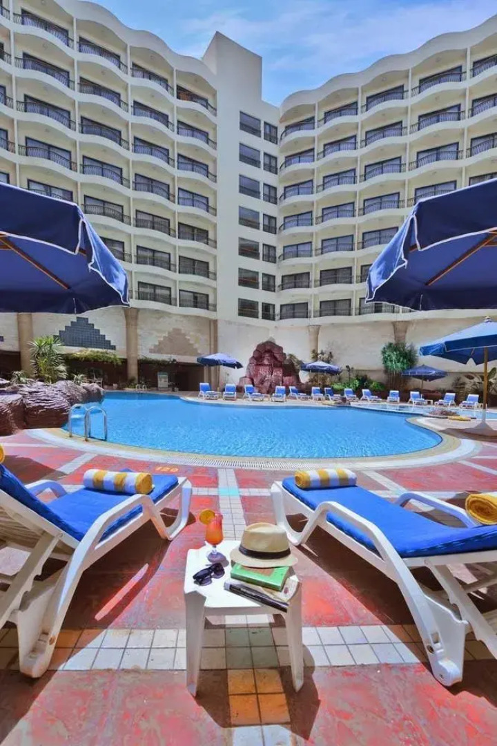 Golden Tulip Narmer Pyramids Hotel