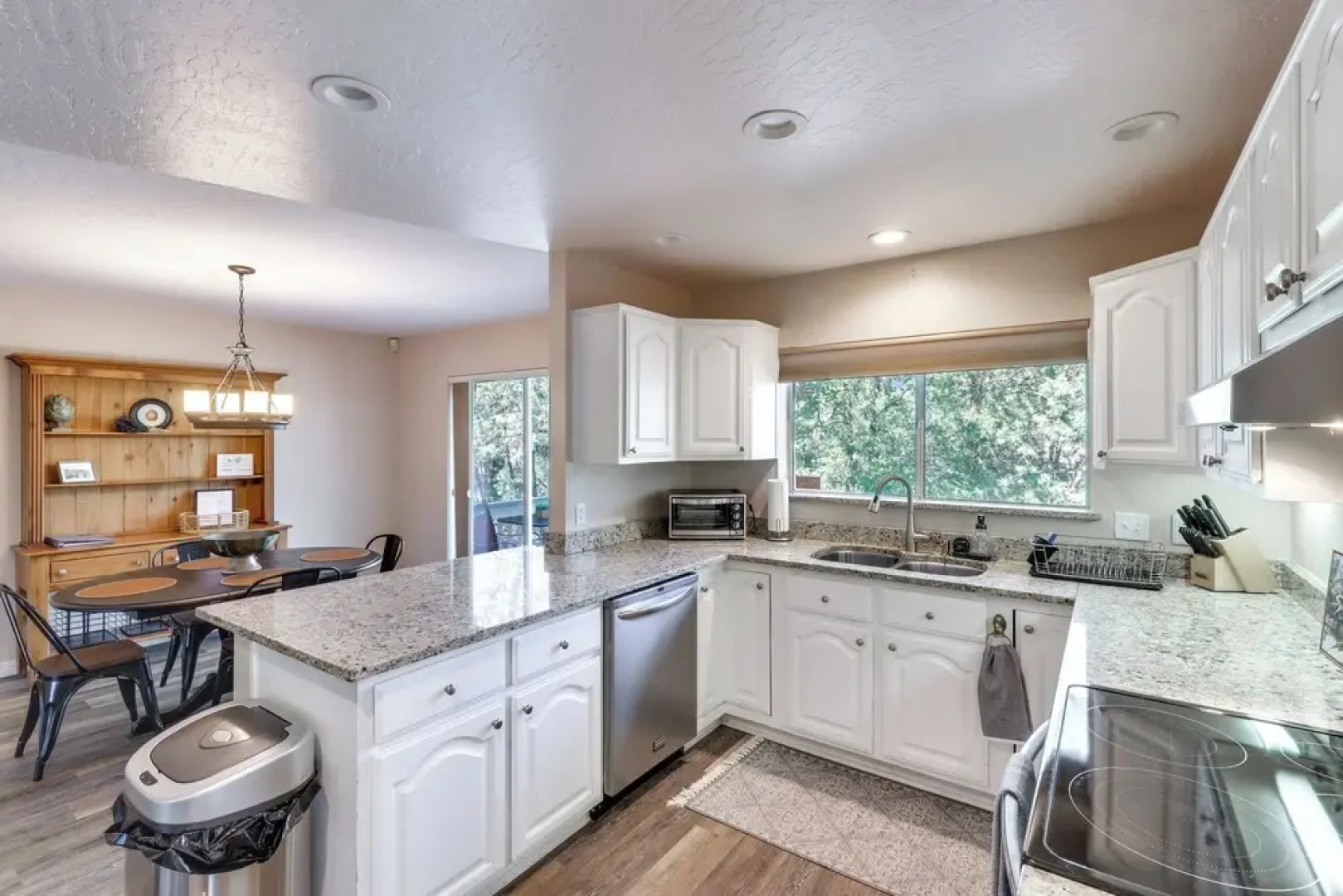 Deck + Game Room: Lakeside 'blue Jay Chalet' Cabin