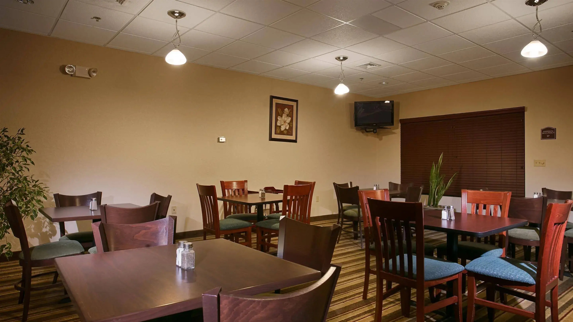 Best Western Plus Springfield Airport Inn