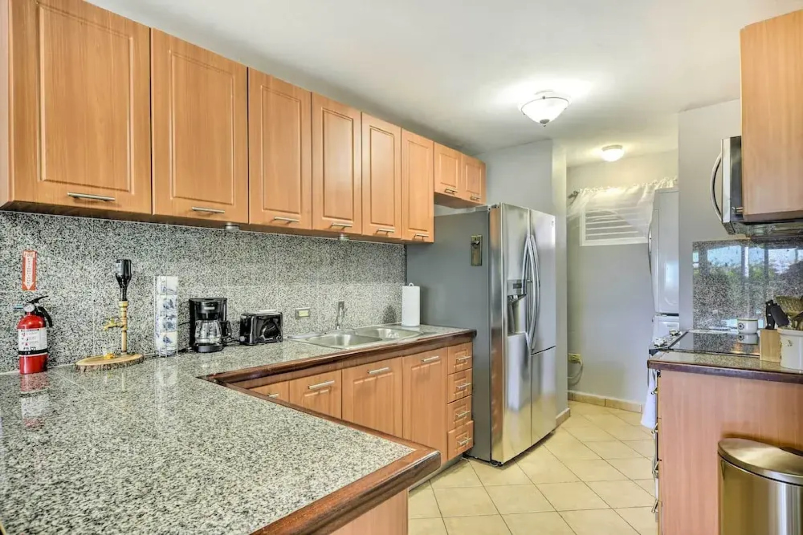 Breezy Condo w/ Ocean View Balcony: Walk to Beach!