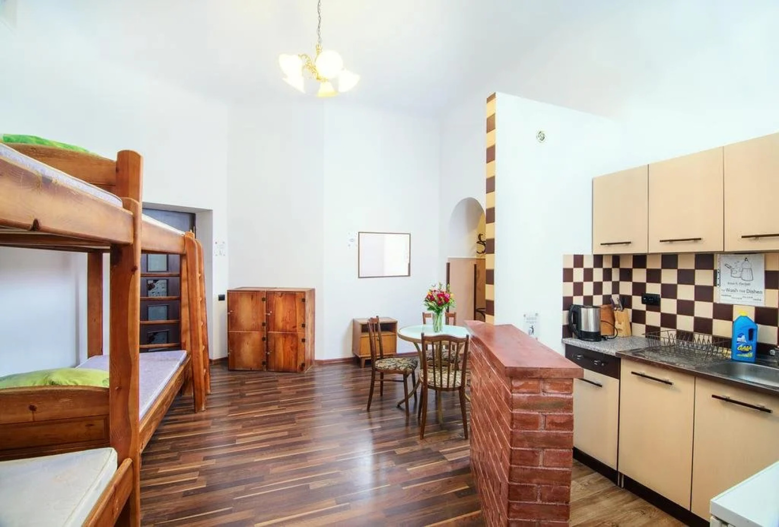 Hollywood Home Hostel