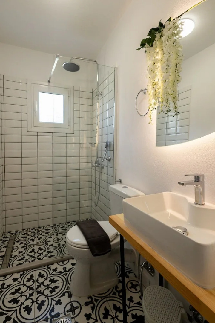 Vallia's Seaview & Stylish Apartments by Konnect, Nisaki