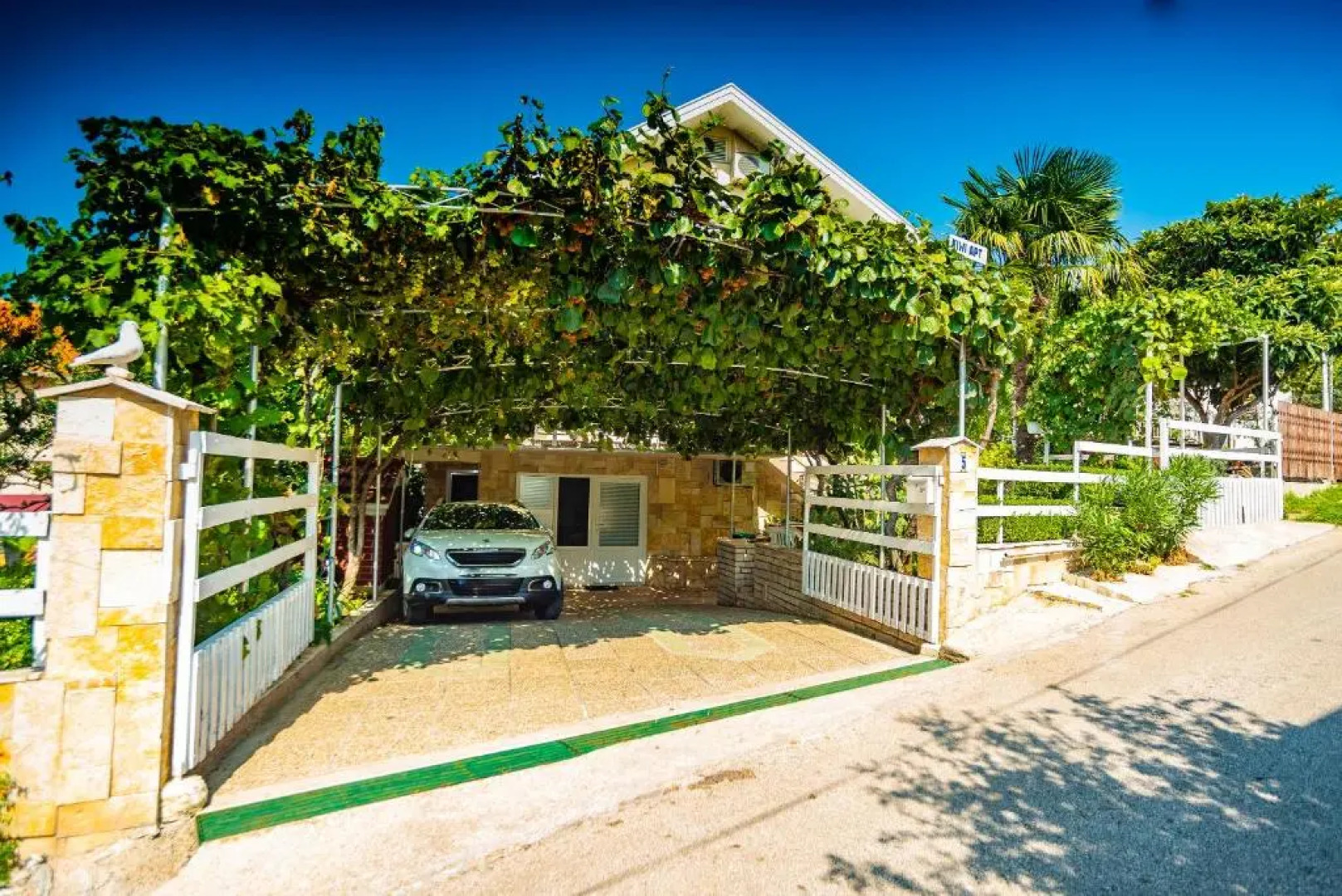 Apartments Kiwi Karin