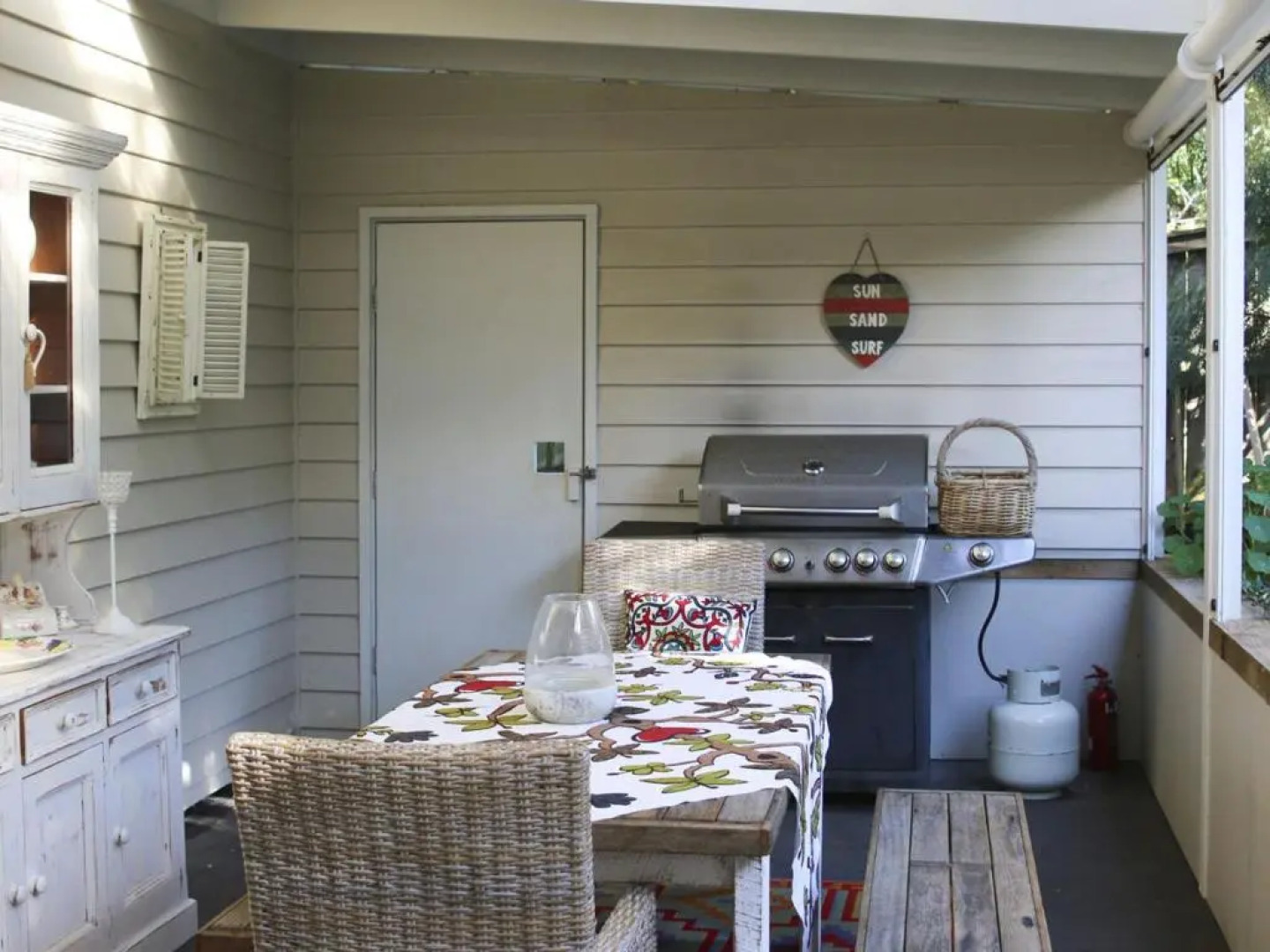 WHALE WATCH FOR FOUR Gerringong 4pm check out Sundays