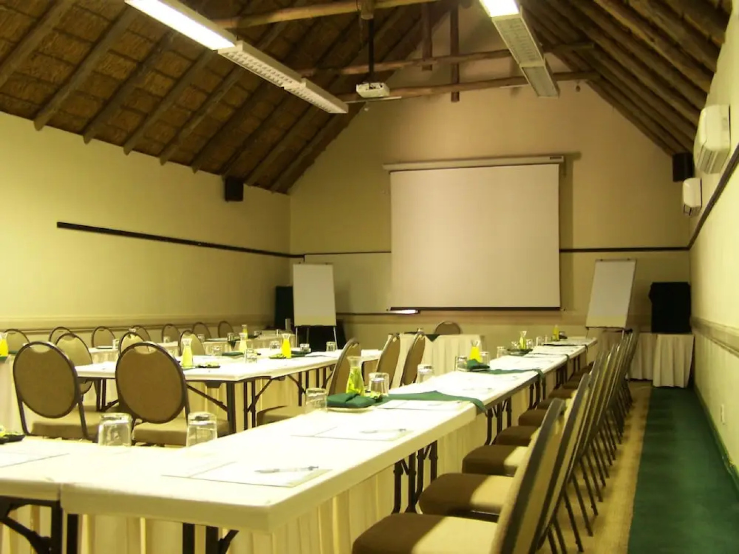 Amanzingwe Lodge Conference Centre & Spa
