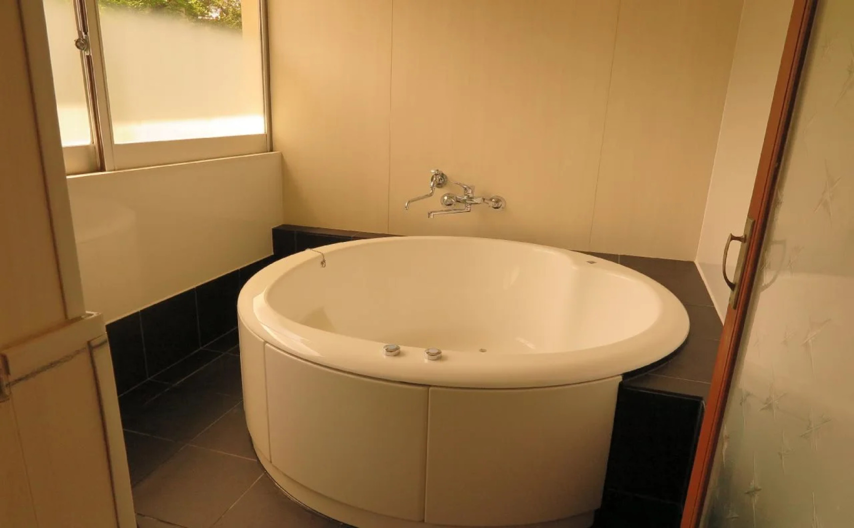 OkutsuHotSpa Ikedaya Kajikaen